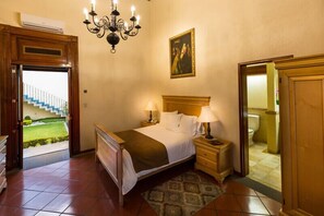 Velazquez | Vista al jardĆn