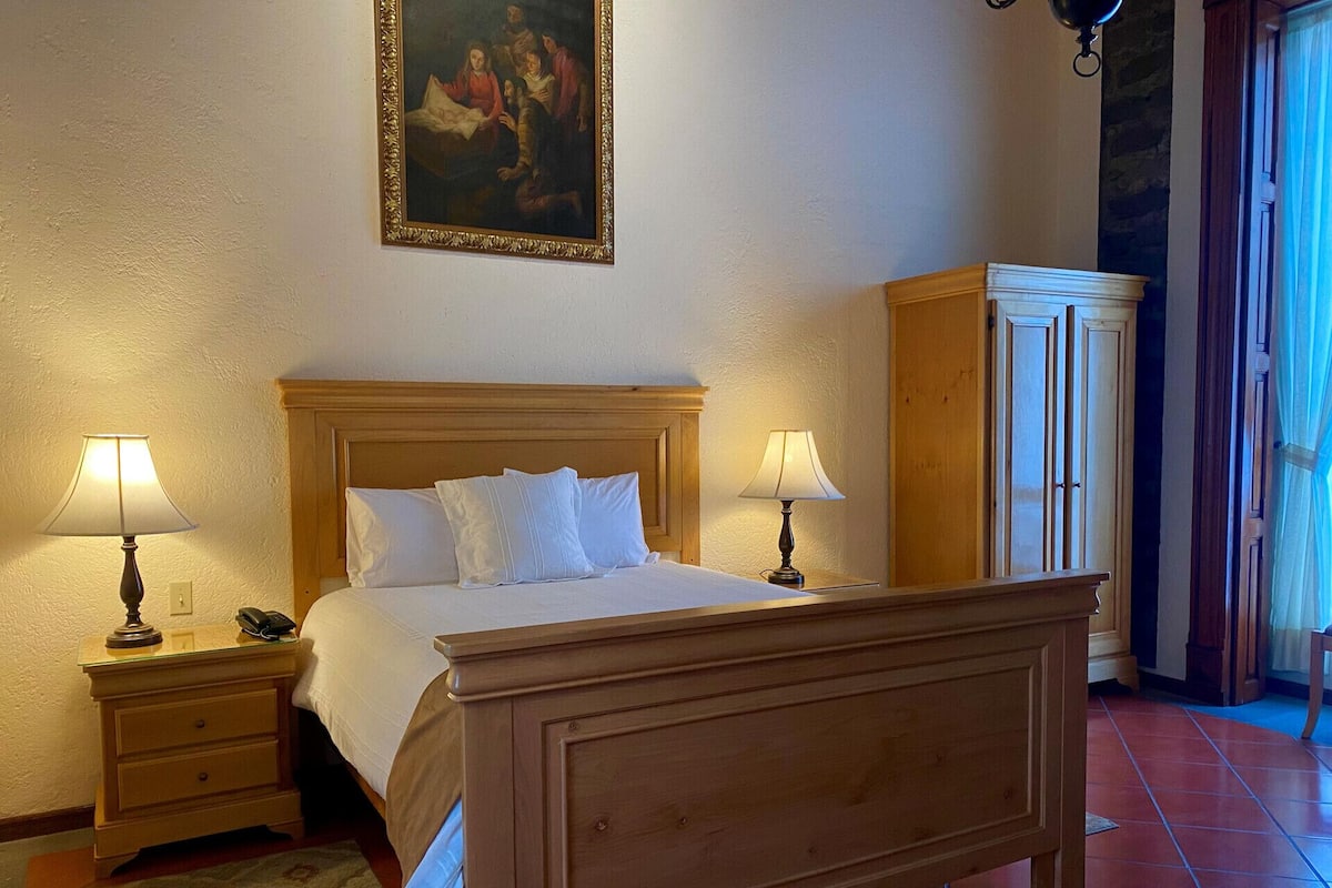 In-room safe, desk, soundproofing, iron/ironing board