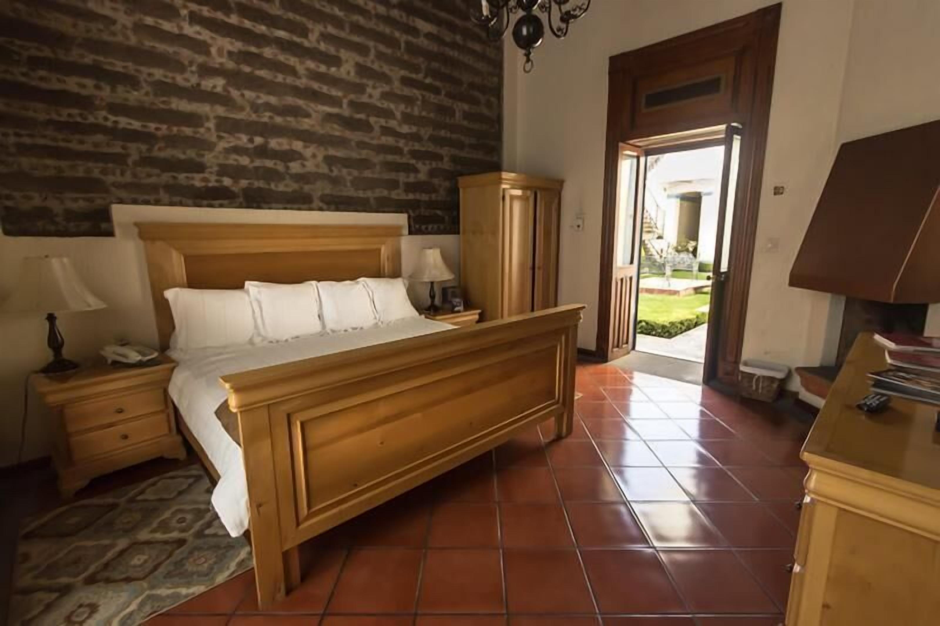 In-room safe, desk, soundproofing, iron/ironing board