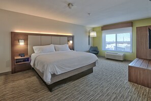 Pillow-top beds, desk, laptop workspace, blackout curtains - Holiday Inn Express & Suites Albuquerque Historic Old Town by IHG (Albuquerque)