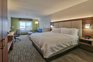 Standardværelse - 1 kingsize-seng | Senge med topmadrasser, skrivebord, arbejdsområde til bærbare computere