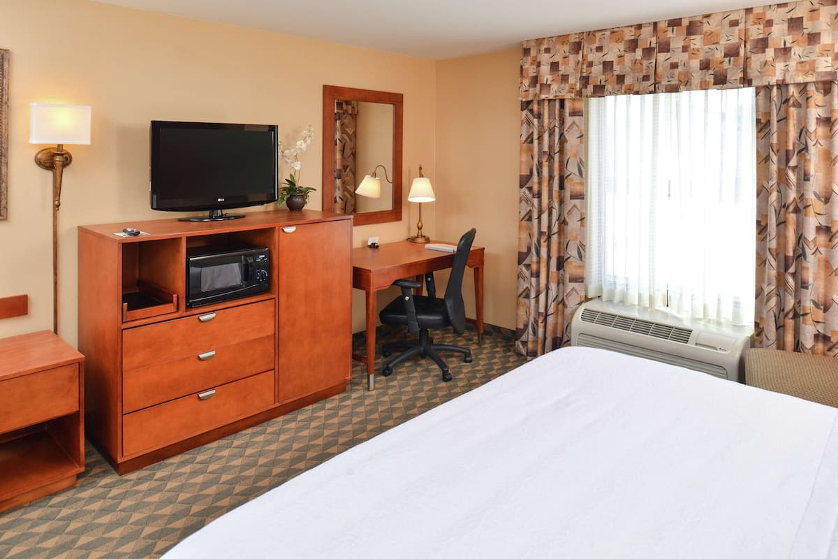 Blackout drapes, iron/ironing board, rollaway beds, free WiFi