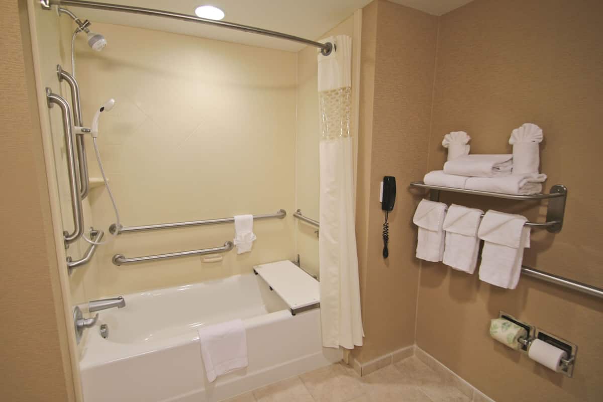 deep-soaking bathtub