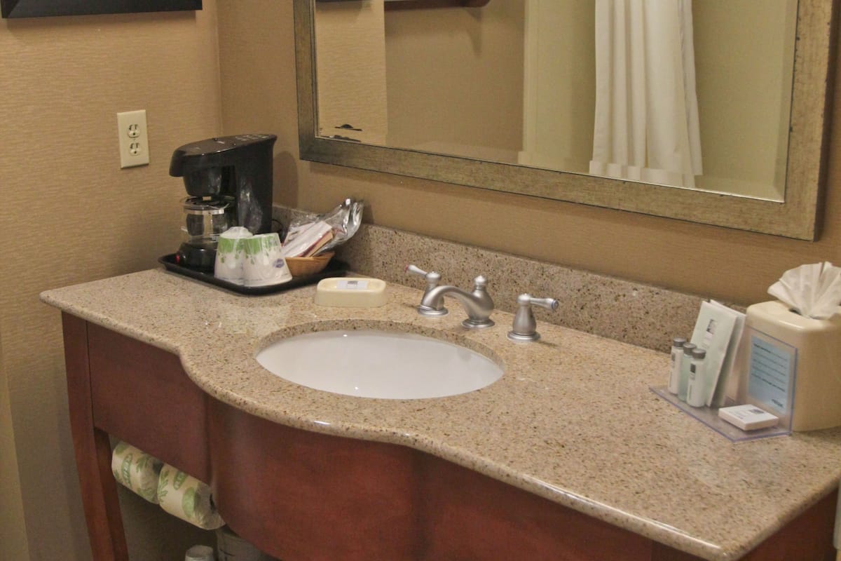 premium bedding, in-room safe, desk, laptop workspace