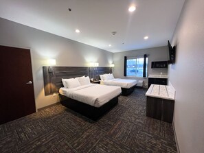 Premier Room, 2 Queen Beds | Hypo-allergenic bedding, down comforters, in-room safe - Metropolis Resort (Eau Claire)
