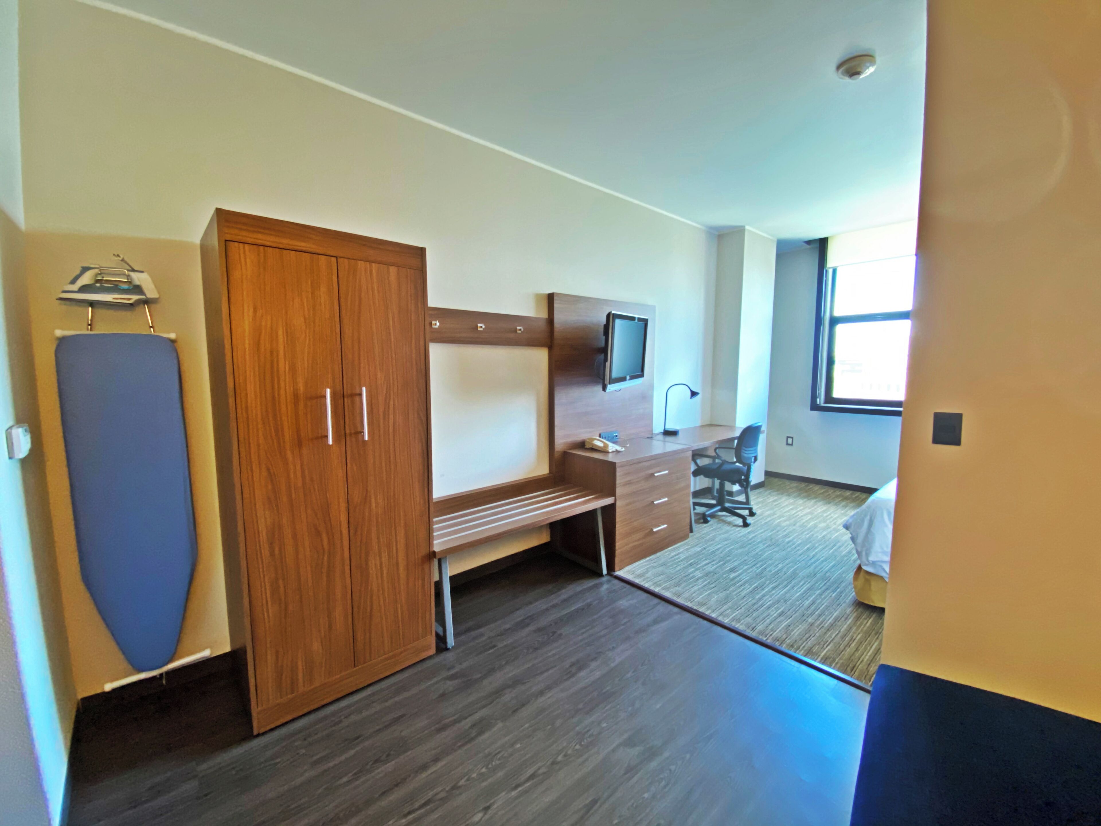 1 bedroom, in-room safe, desk, iron/ironing board
