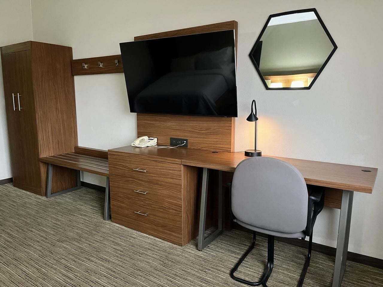1 bedroom, in-room safe, desk, iron/ironing board