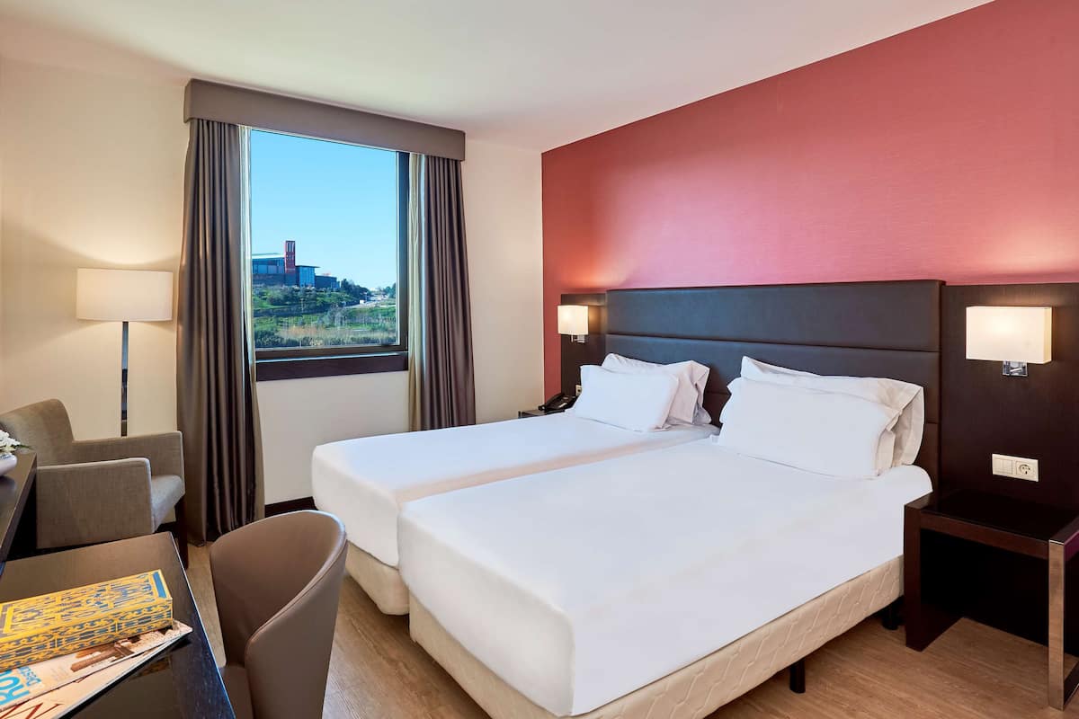 1 chambre, minibar, coffres-forts dans les chambres, bureau