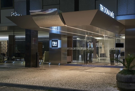 Front of property. NH Coimbra Dona Inês