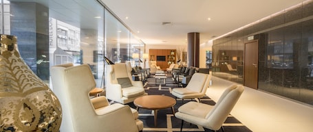 Lobby. NH Coimbra Dona Inês