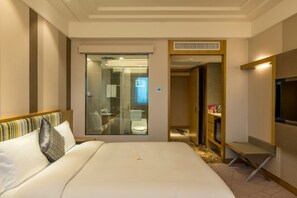 Chambre Supérieure, 1 trÚs grand lit | Minibar, coffres-forts dans les chambres, bureau, rideaux occultants