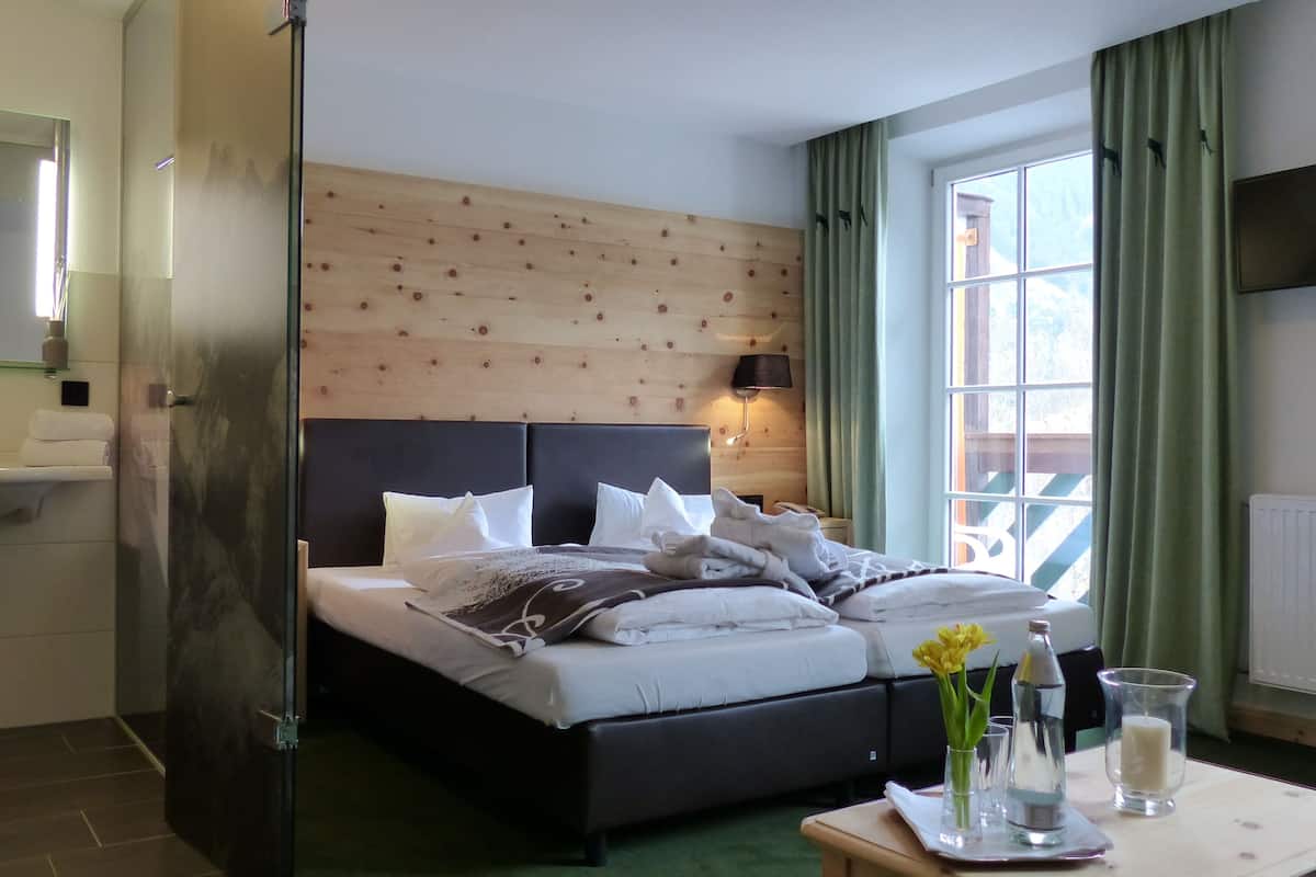 comfort double room, balcony | hypo-allergenic bedding, in-room safe, desk, laptop workspace