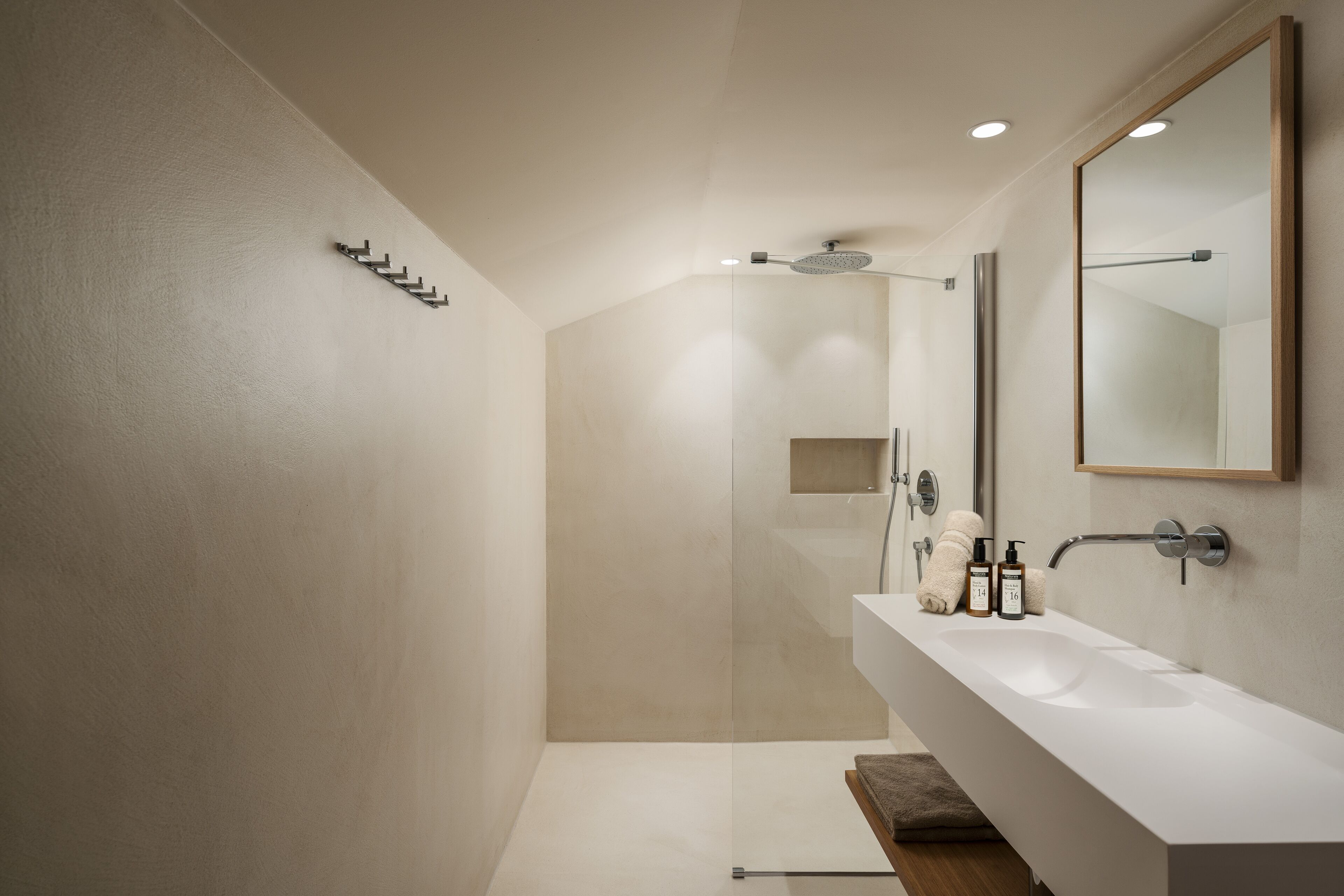 Exclusive-Zimmer, 1 Queen-Bett, Nichtraucher, Bergblick | Badezimmer | Dusche, Regendusche, Designer-Toilettenartikel, Haartrockner
