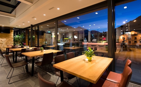 Breakfast, lunch and dinner served