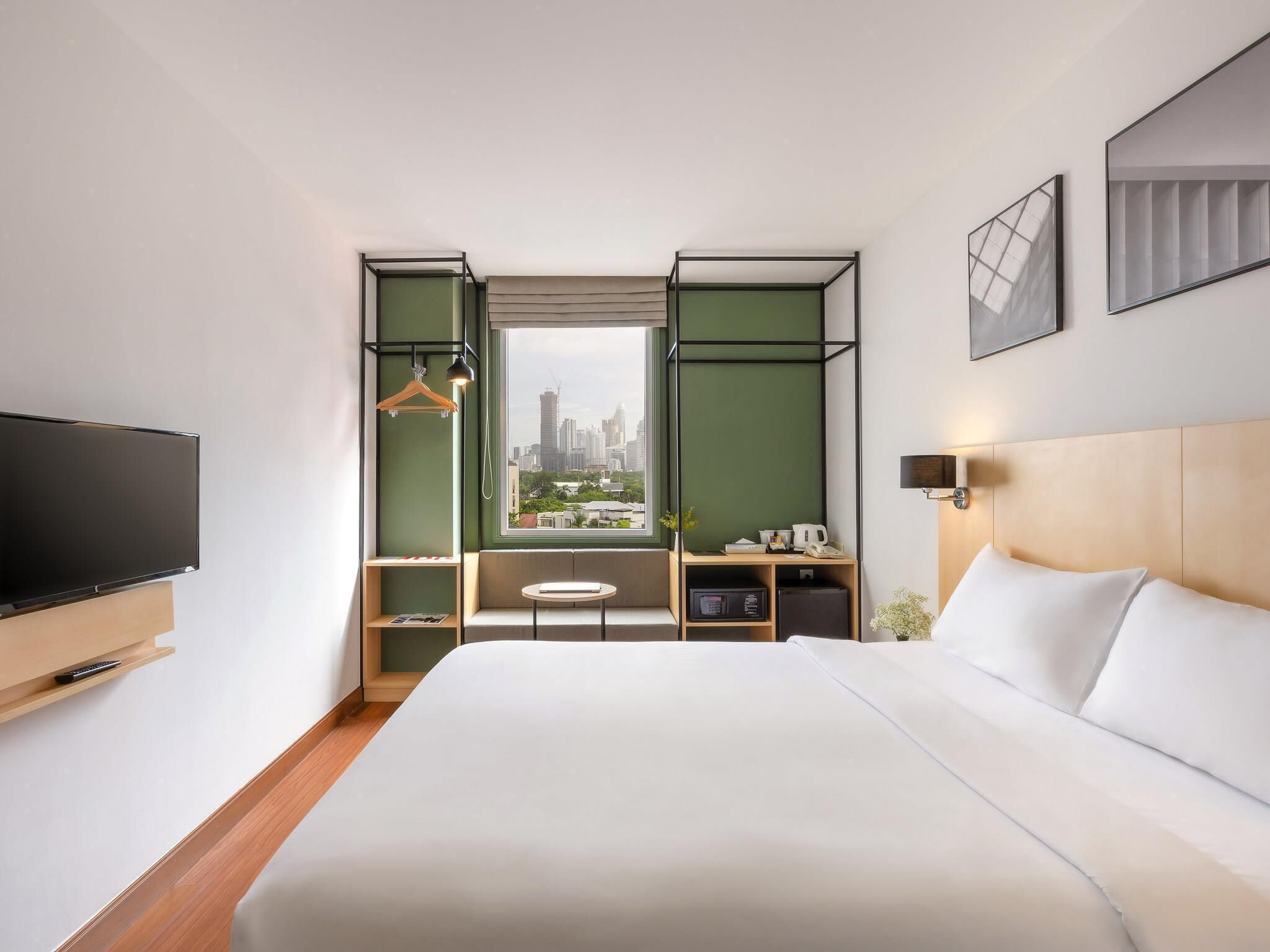Superior Room, 1 Queen Bed | In-room safe, desk, blackout curtains, iron/ironing board