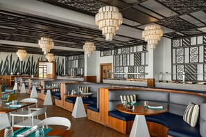 19 restaurants, breakfast, lunch, dinner served; French cuisine