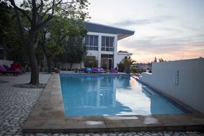 2 Außenpools