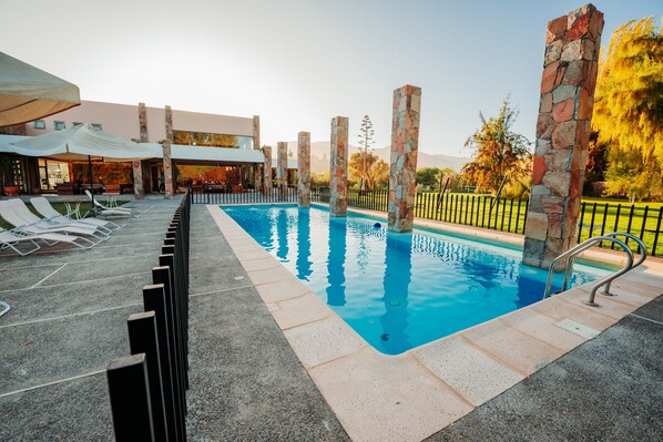 Seasonal outdoor pool - Limari Hotel (Ovalle)