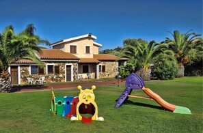 儿童活动区 - 室外