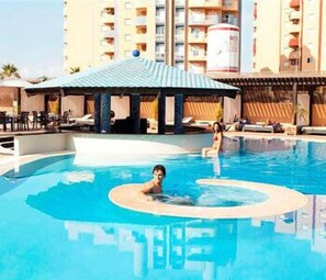 Poolside bar - Ibersol AqquaMarina Bay SPA&Wellness (San Javier)