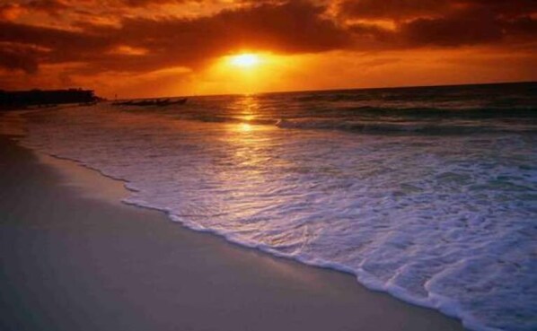 On the beach, beach towels - Ibersol AqquaMarina Bay SPA&Wellness (San Javier)