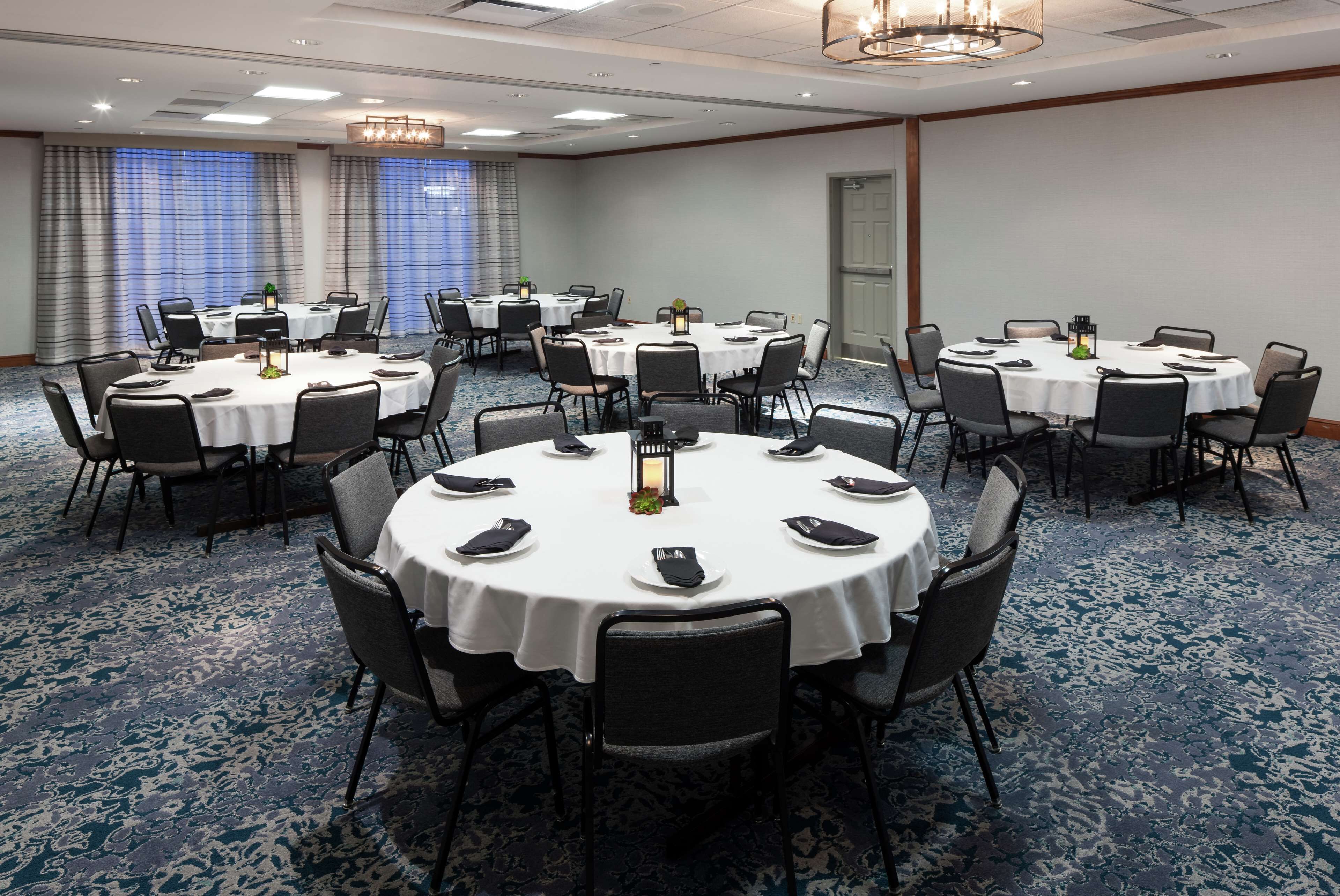 Photo - Hilton Garden Inn Naperville/Warrenville