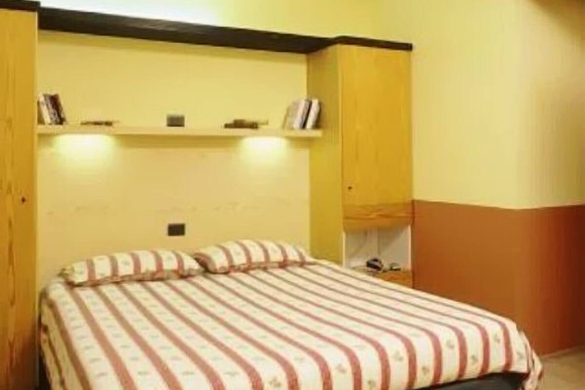 Habitación doble económica, 1 cama Queen size | Caja de seguridad en la habitación, wifi gratis y ropa de cama