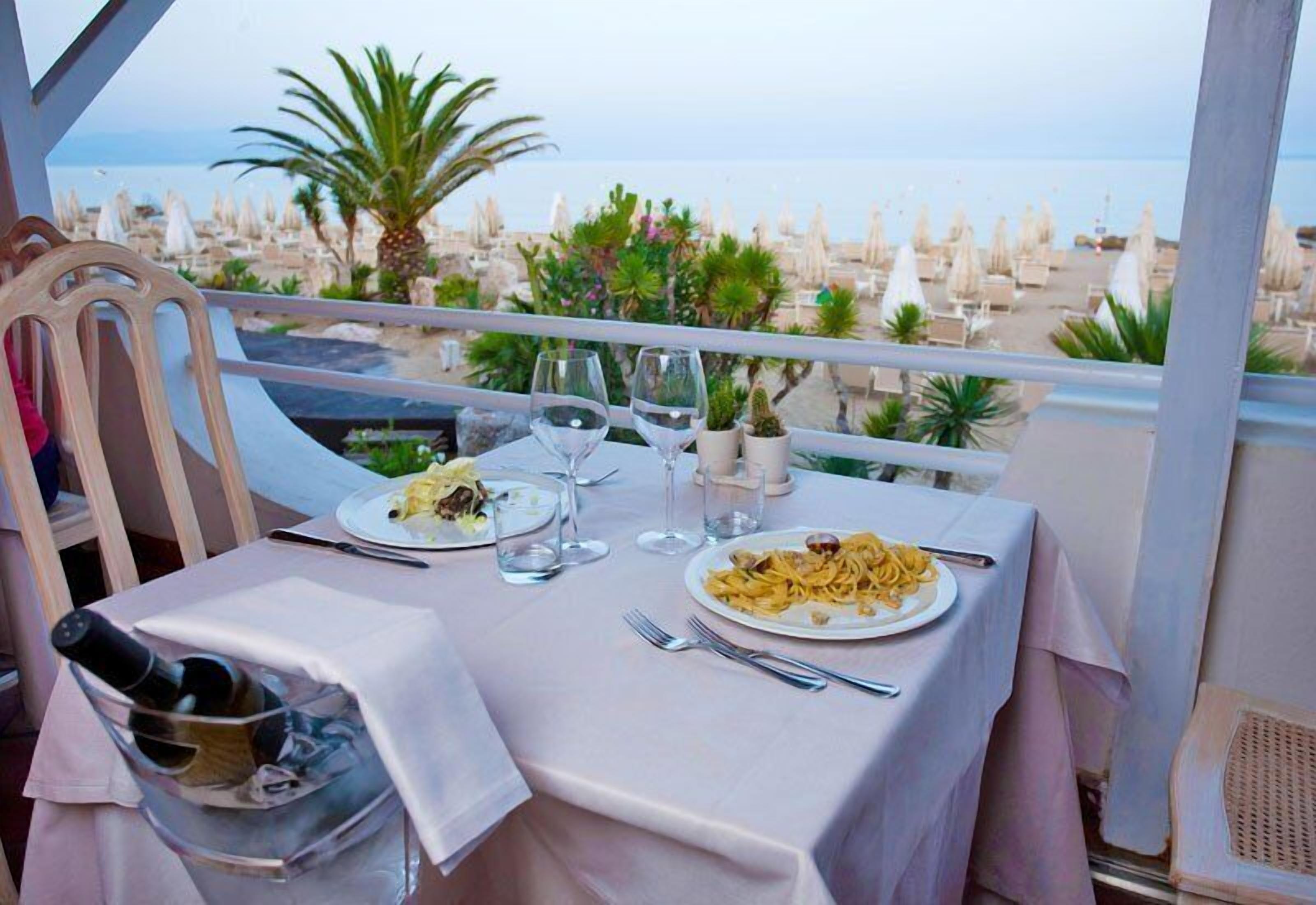 Mediterranean cuisine, sea views 