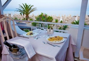 Mediterranean cuisine, sea views - Circeo Park Hotel (San Felice Circeo)