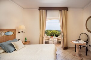 Ropa de cama de alta calidad, colchones Select Comfort y minibar 