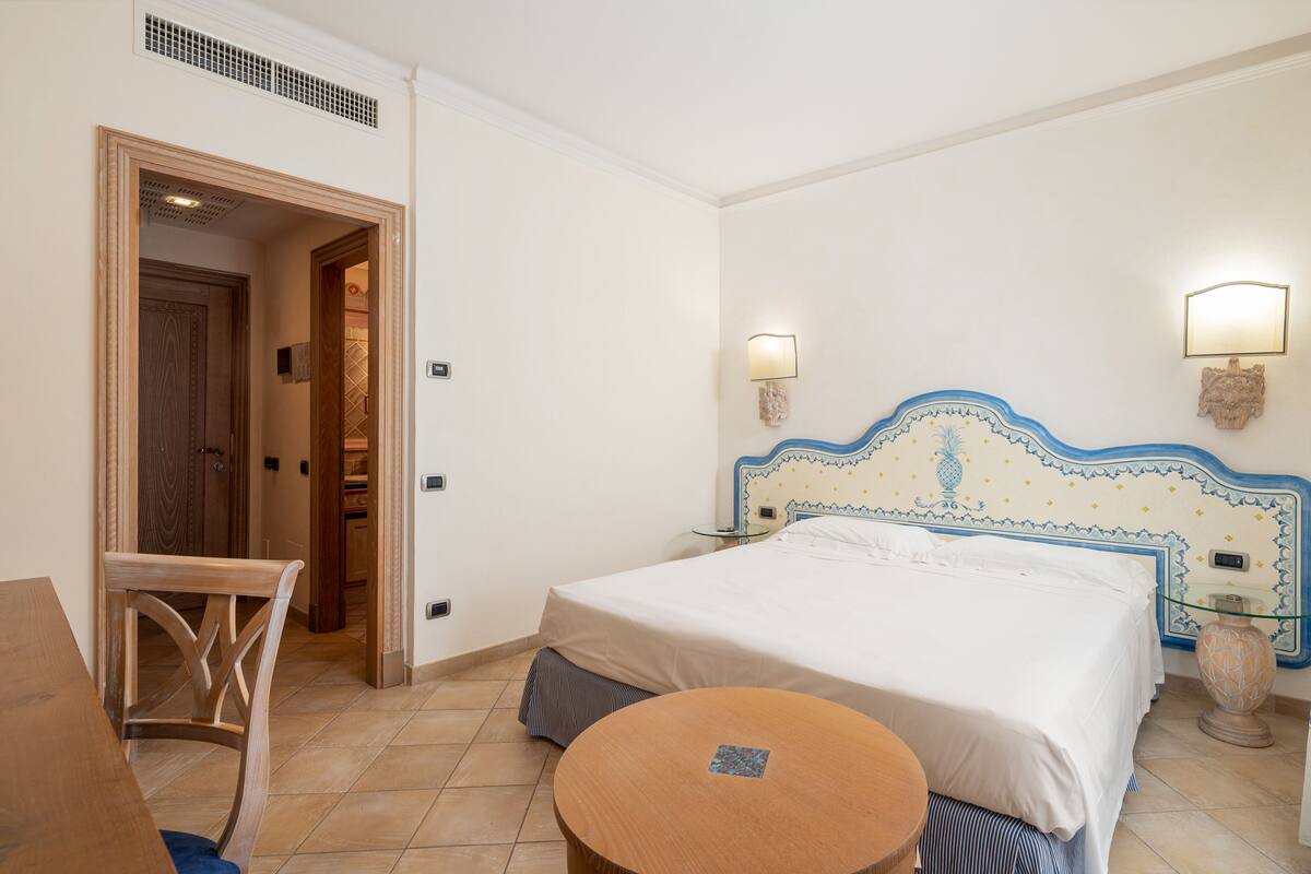 premium bedding, select comfort beds, minibar, in-room safe