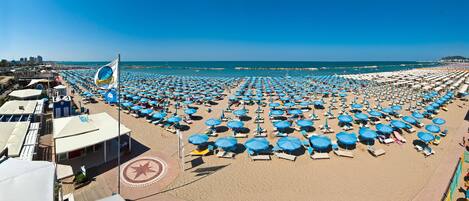 Beach nearby, free beach cabanas, sun-loungers, beach umbrellas