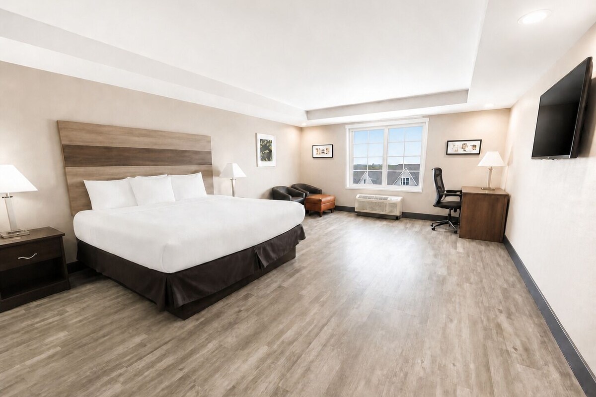 Suite, 1 Bedroom, Non Smoking | Down comforters, desk, laptop workspace, blackout drapes