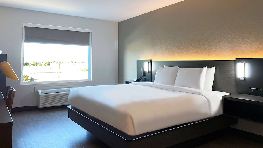 Hawthorn Extended Stay by Wyndham Hobbs