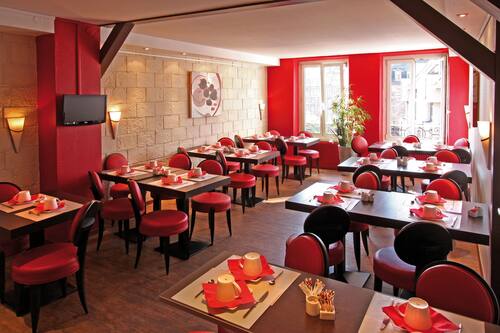 Petit déjeuner buffet servi tous les jours en supplément