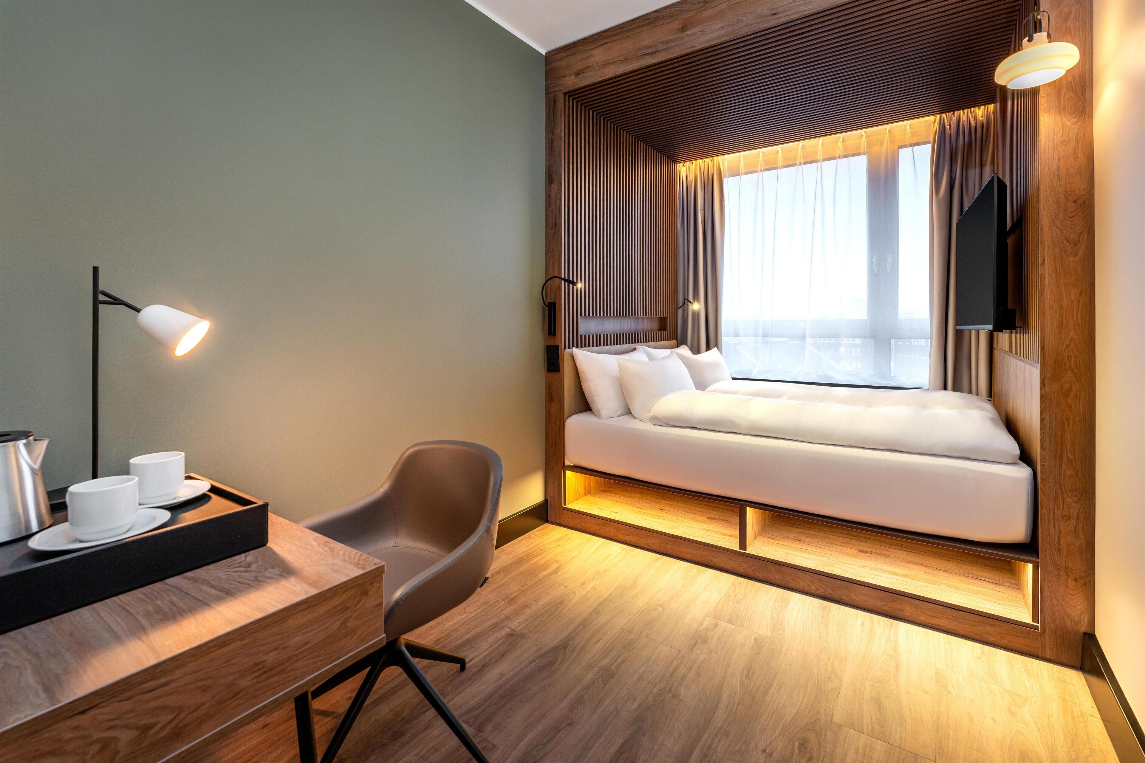 Camera Standard, 1 letto queen | Biancheria da letto ipoallergenica, una scrivania, Wi-Fi gratuito