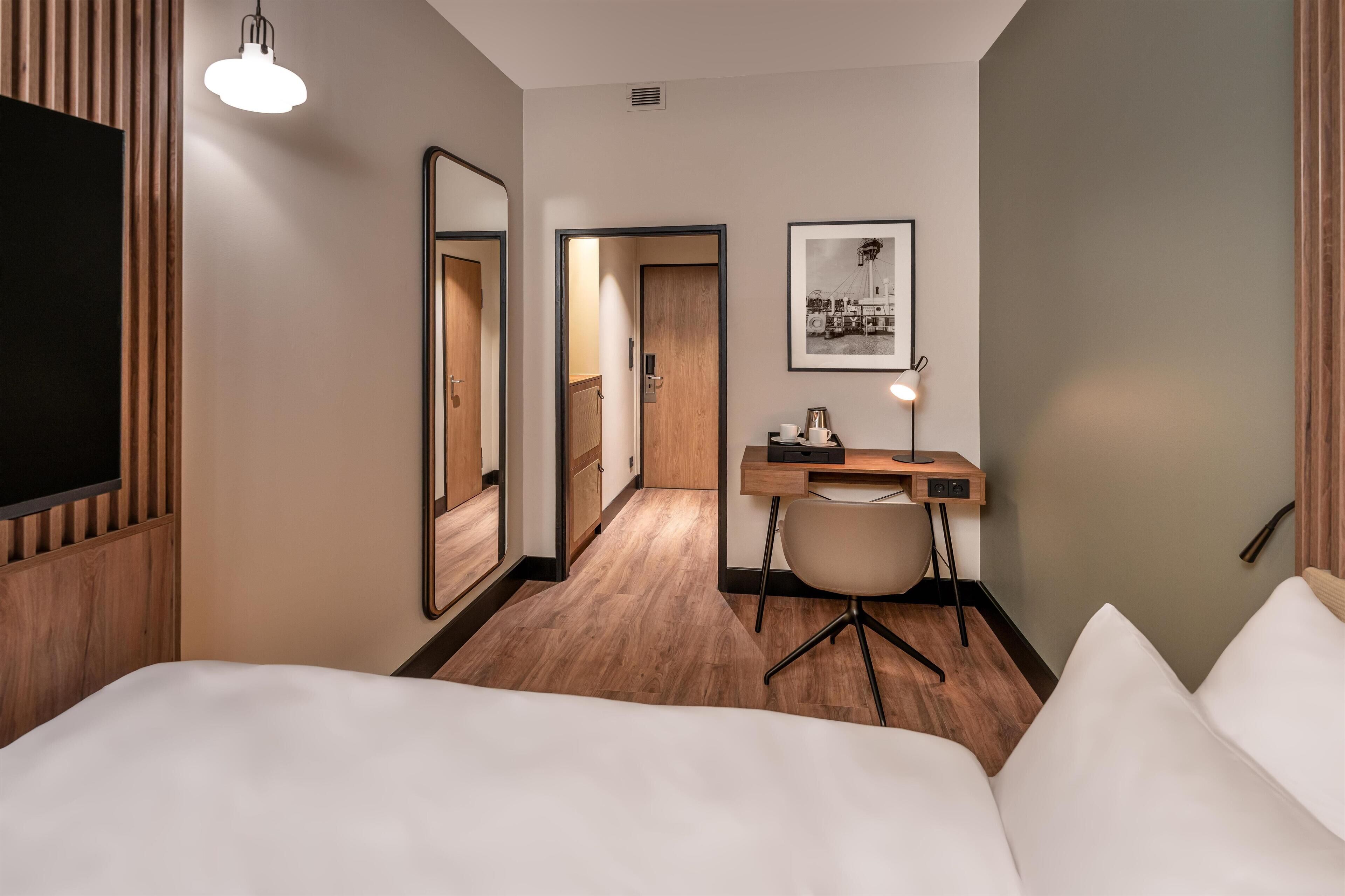 Rom – standard, 1 queensize-seng | Allergitestet sengetøy, skrivebord, wi-fi (inkludert) og sengetøy