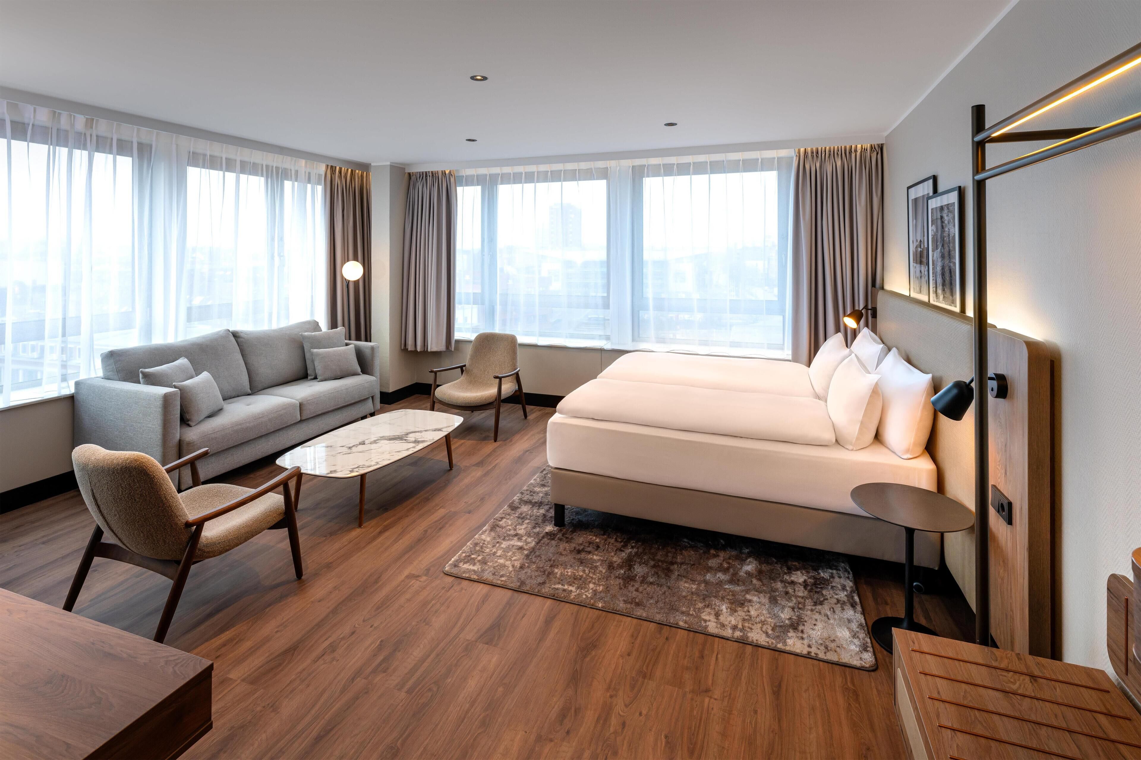 Standard Room, Multiple Beds | Hypo-allergenic bedding, desk, free WiFi, bed sheets