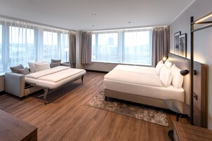 Standard Room, Multiple Beds | Hypo-allergenic bedding, desk, free WiFi, bed sheets