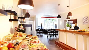 Buffet breakfast on weekdays (EUR 10 per person)
