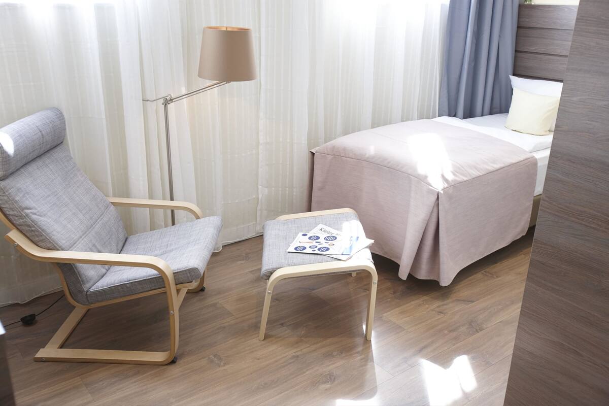 Habitació estàndard, 1 llit individual | Roba de llit hipoal·lergògena i espai de treball apte per a portàtils 