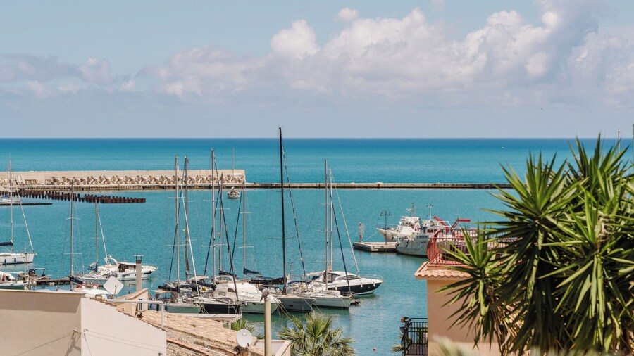 Cerri Hotel