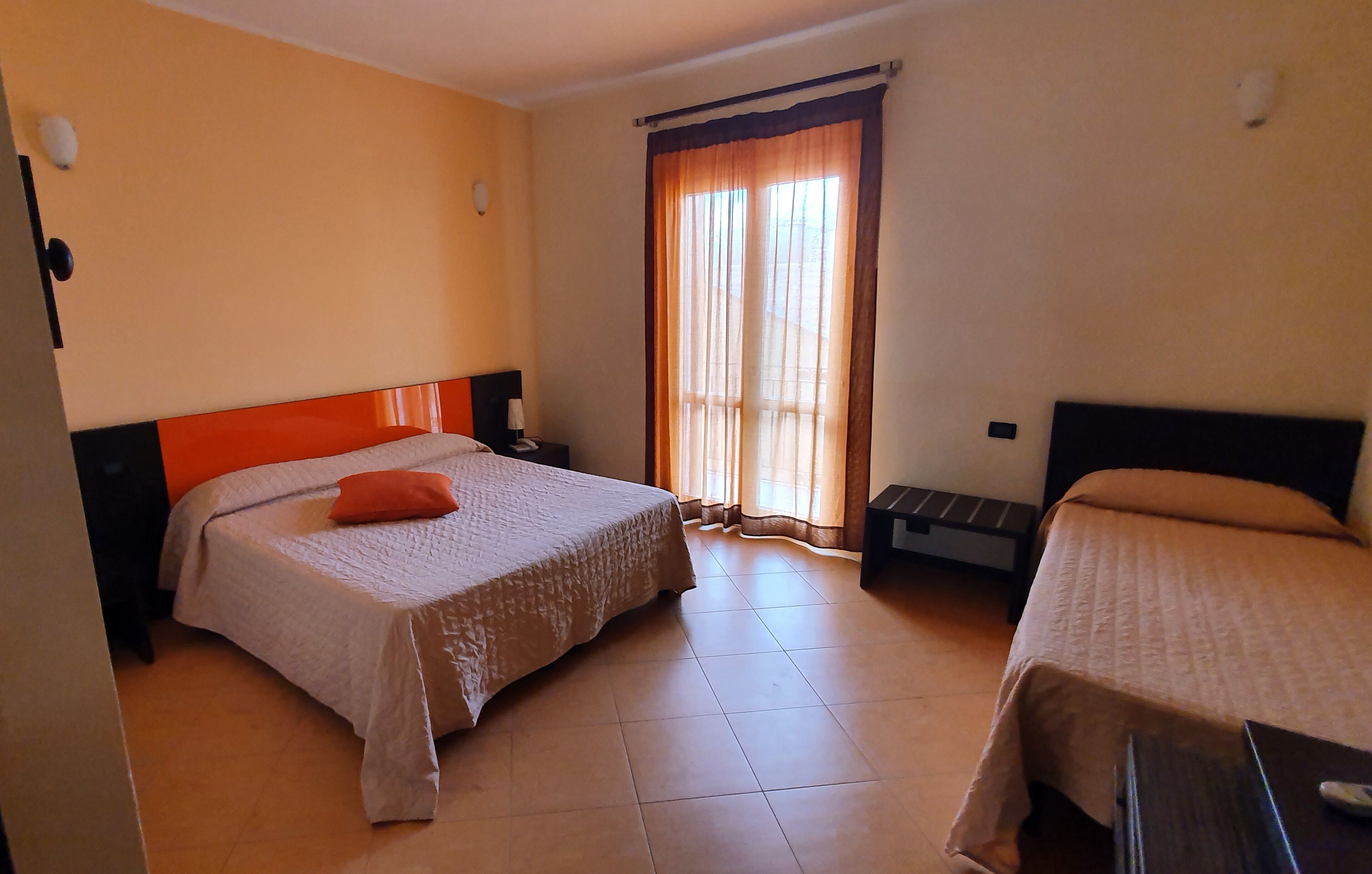 comfort double room | hypo-allergenic bedding, minibar, in-room safe, desk