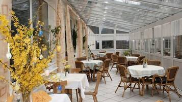 Frühstück, Mittagessen, internationale Küche, Speisen im Freien