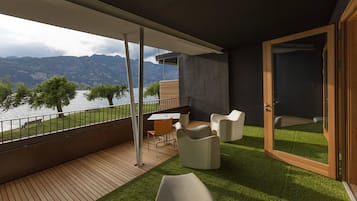 Family Suite, 2 Bedrooms, Balcony, Lake View | Ausblick vom Zimmer