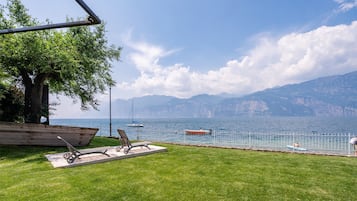 Ambient XXX room, Garden, Lake View (2Adults + 1 Child) | Terrazza/patio