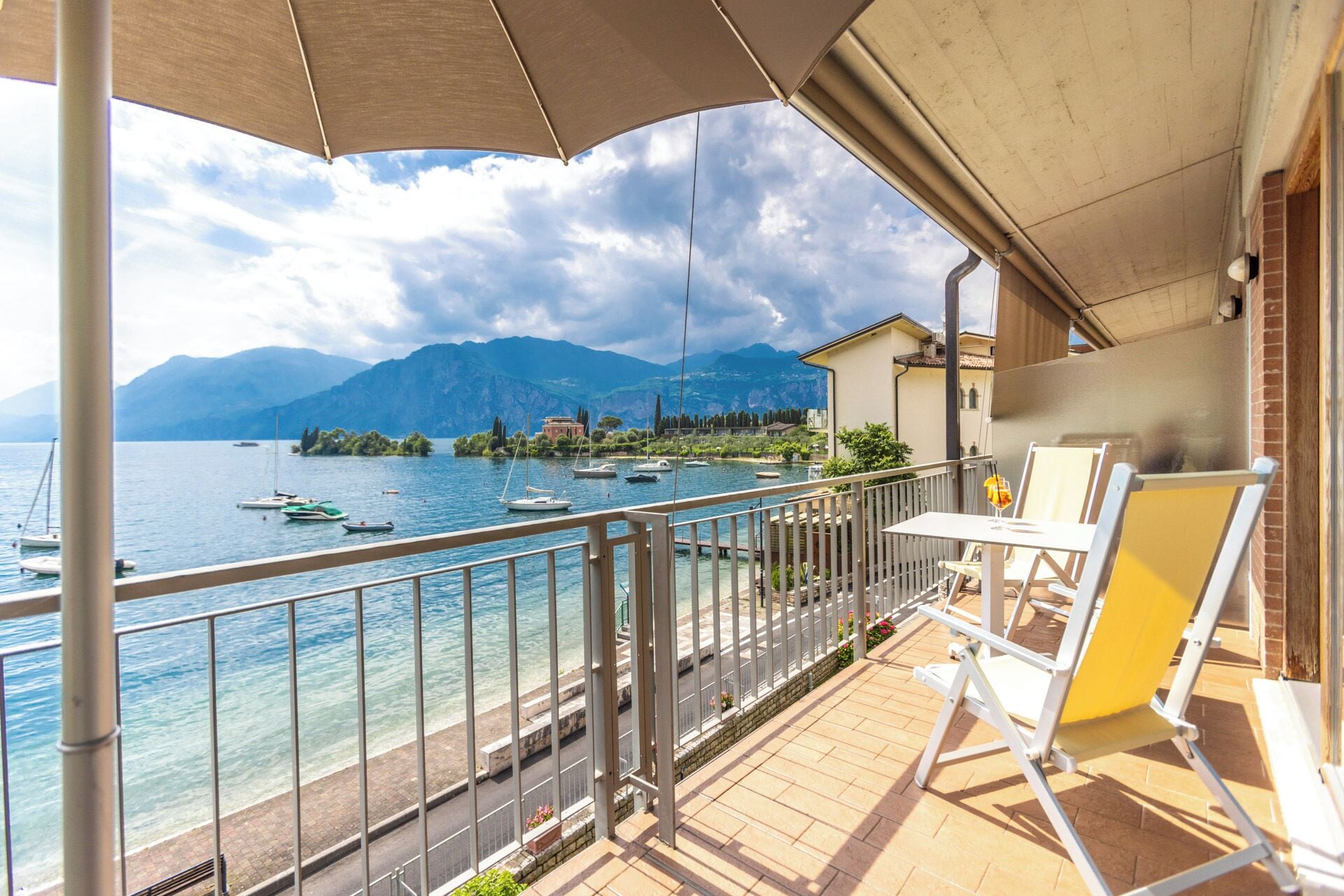 Doppia Superior, vista lago | Balcone