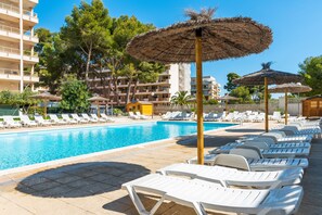 2 outdoor pools, pool umbrellas, pool loungers