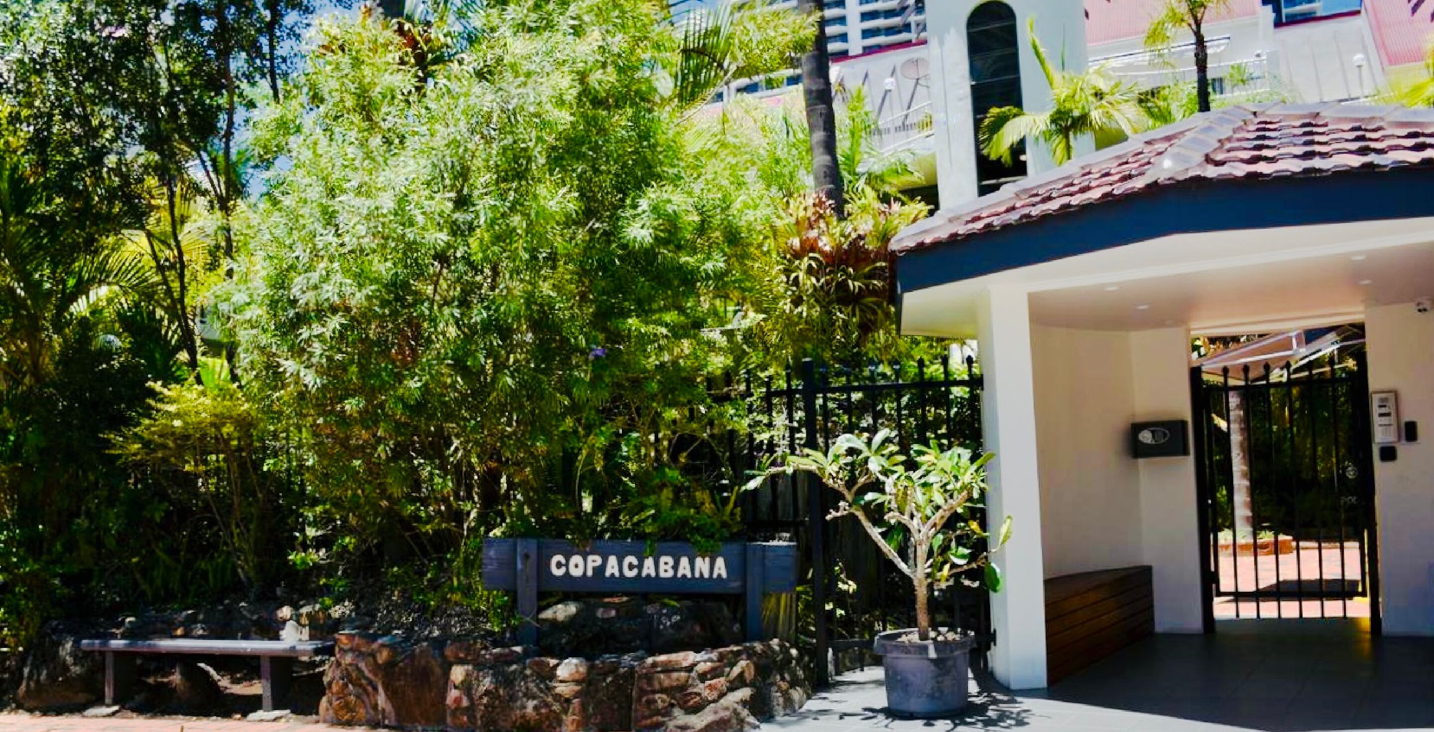 Copacabana Holiday Apartments — image 26