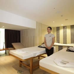 Sauna, steam room, Turkish bath/hammam, body treatments, facials